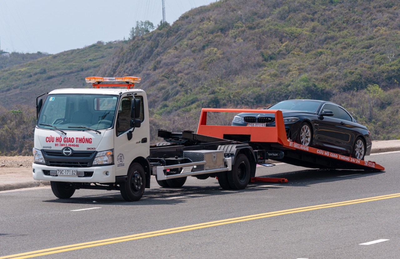 XE HỎNG ĐỘNG CƠ NHA TRANG